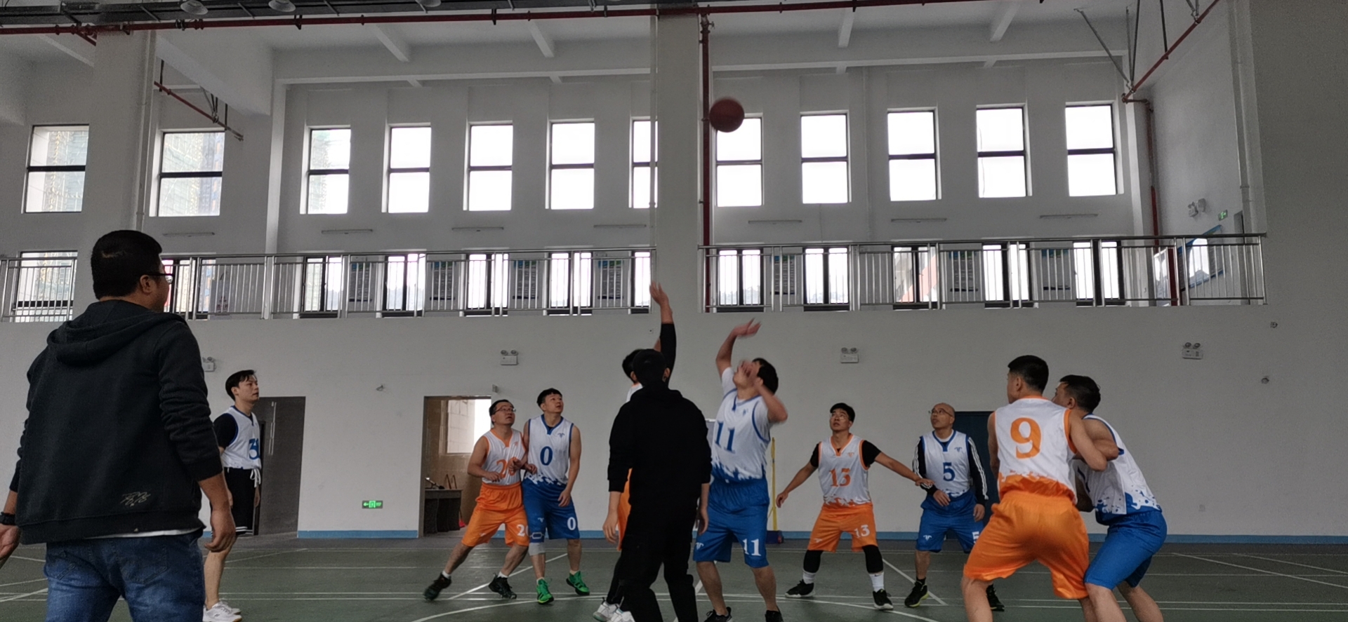 篮球赛(2).jpg 篮球赛(2).jpg